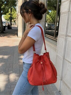 Coach Turnlock Tie Bucket Bag – Coral Pebbled Leather Drawstring Shoulder Bag